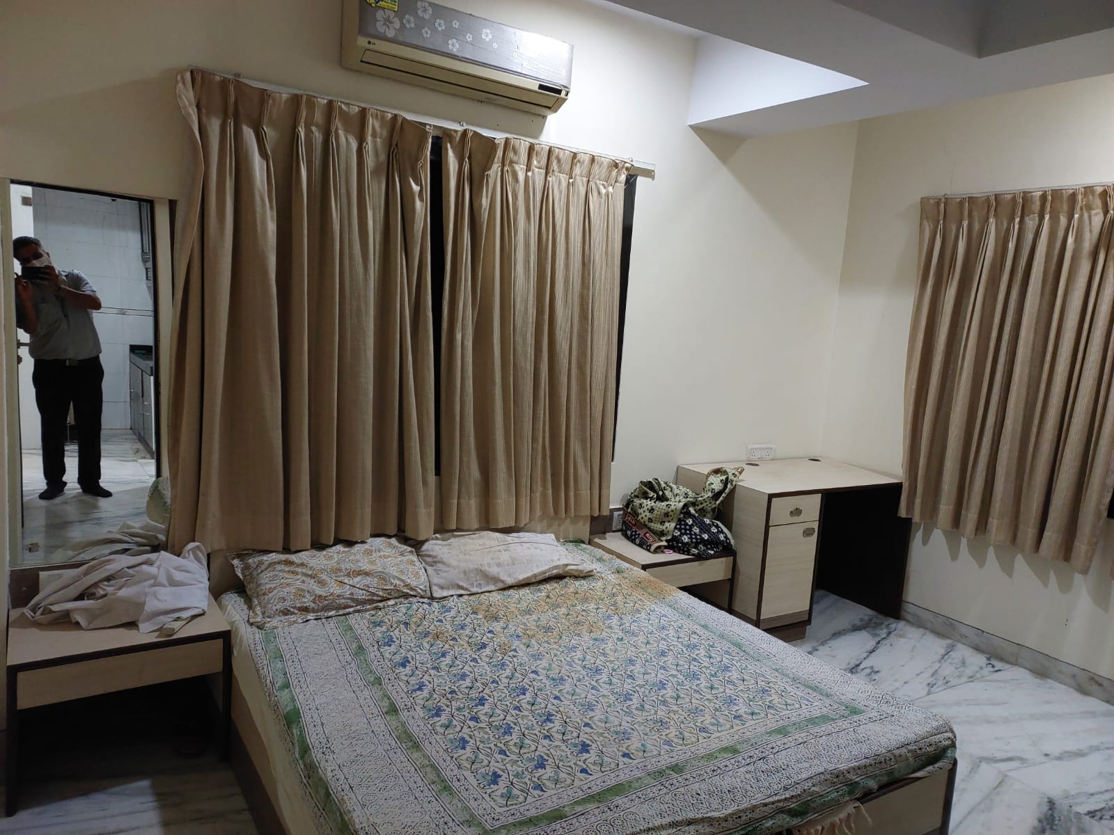 2 BHK Semi Furnished in Tulsi Mahal , Khar West